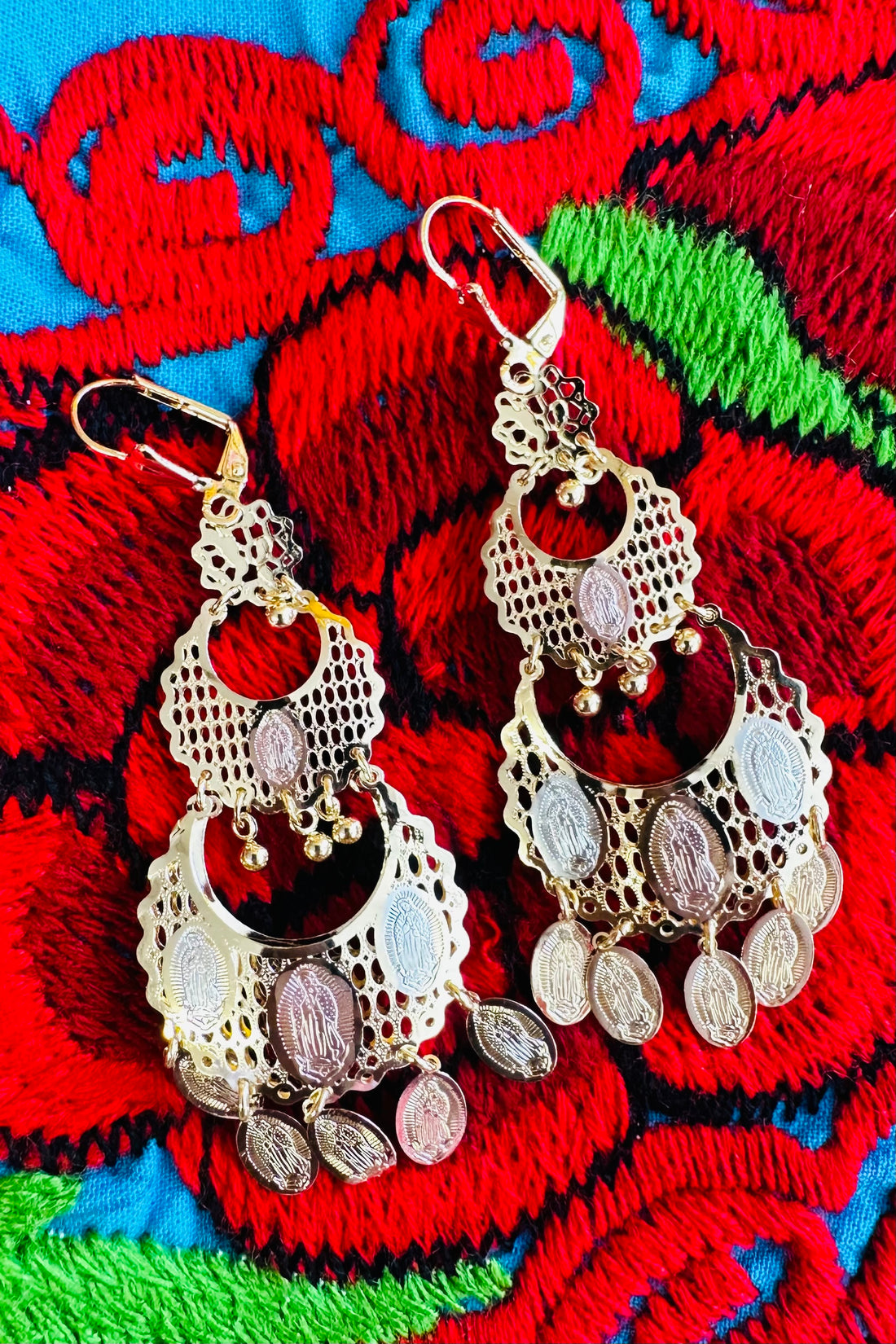 Virgencita Dangle Arracadas