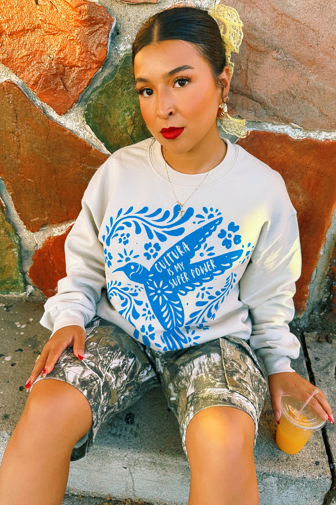 Unisex Crema Colibri Sweatshirt