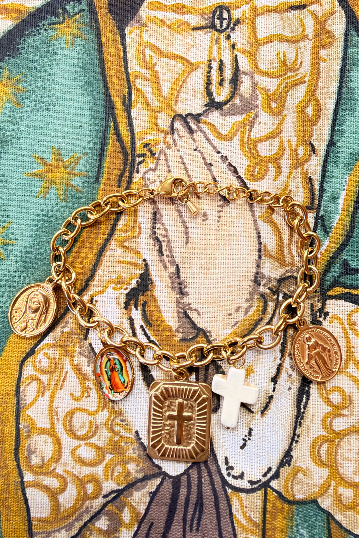 Charmy Lupe Bracelet