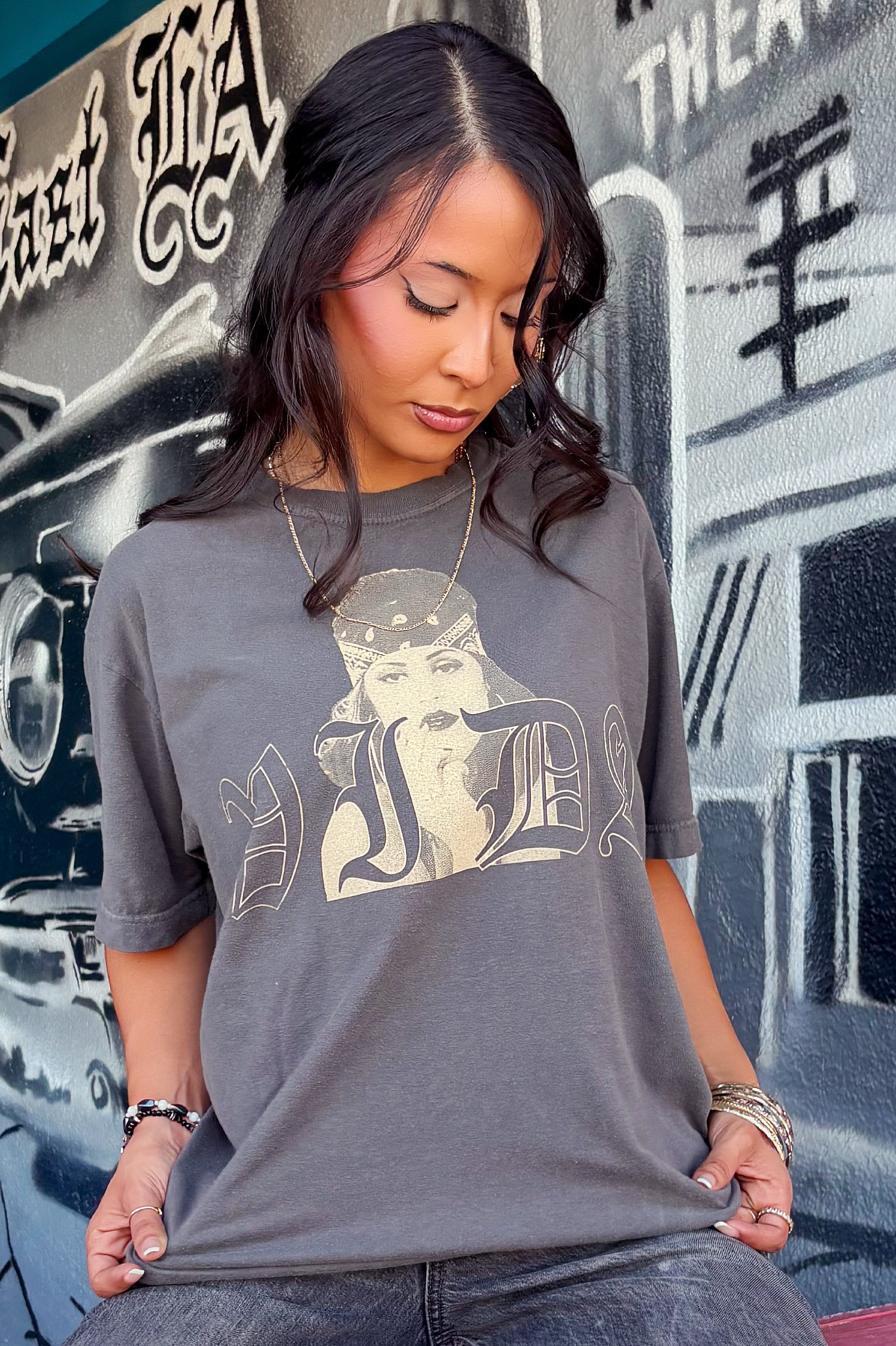 Unisex Vintage Her Vida Tee
